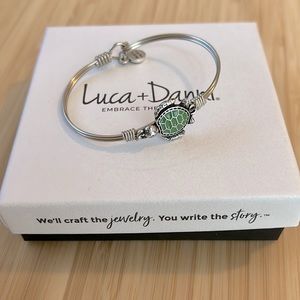 NWT LUCCA + DANNI Sea Turtle Wire Bangle Bracelet